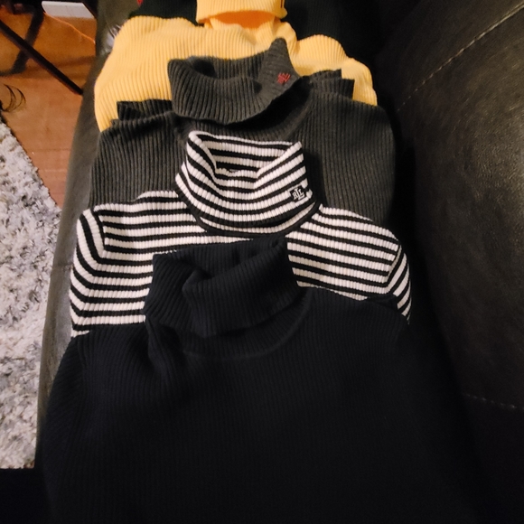 Lauren Ralph Lauren Women's Turtlenecks - Picture 10 of 12